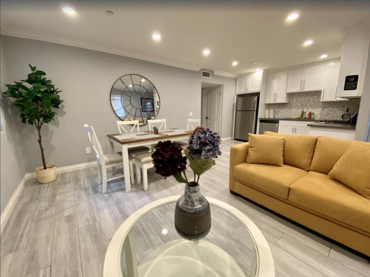 Stylish Hollywood Townhouse - Ideal Location Лос-Анджелес Экстерьер фото