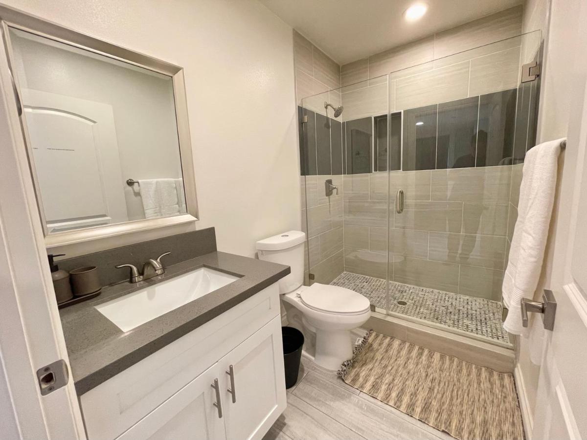 Stylish Hollywood Townhouse - Ideal Location Лос-Анджелес Экстерьер фото